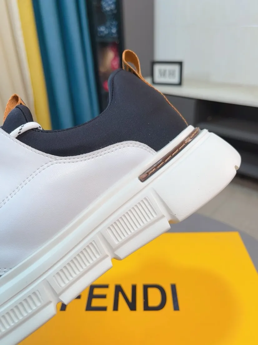 Factory price 420🌹🌹【FENDI】FENDI classic and comfortable men, this complex sneaker is made of soft calfskin➕genuine leather lining➕original ultra-light rubber material with rough outsole. This unique light and thin style is suitable for the casual and exquisite sensibility of this season. It is comfortable and natural on the feet. It is an everyday style for casual travel in autumn and winter! 38/44